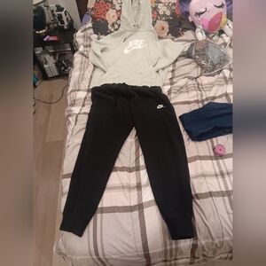 Nike Kids Jogger Suit Set Youth Small 8/10